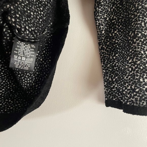 Anthropologie Moth Lana Black/White Textured Chenille Scoop Pullover Sweater M - Picture 9 of 13